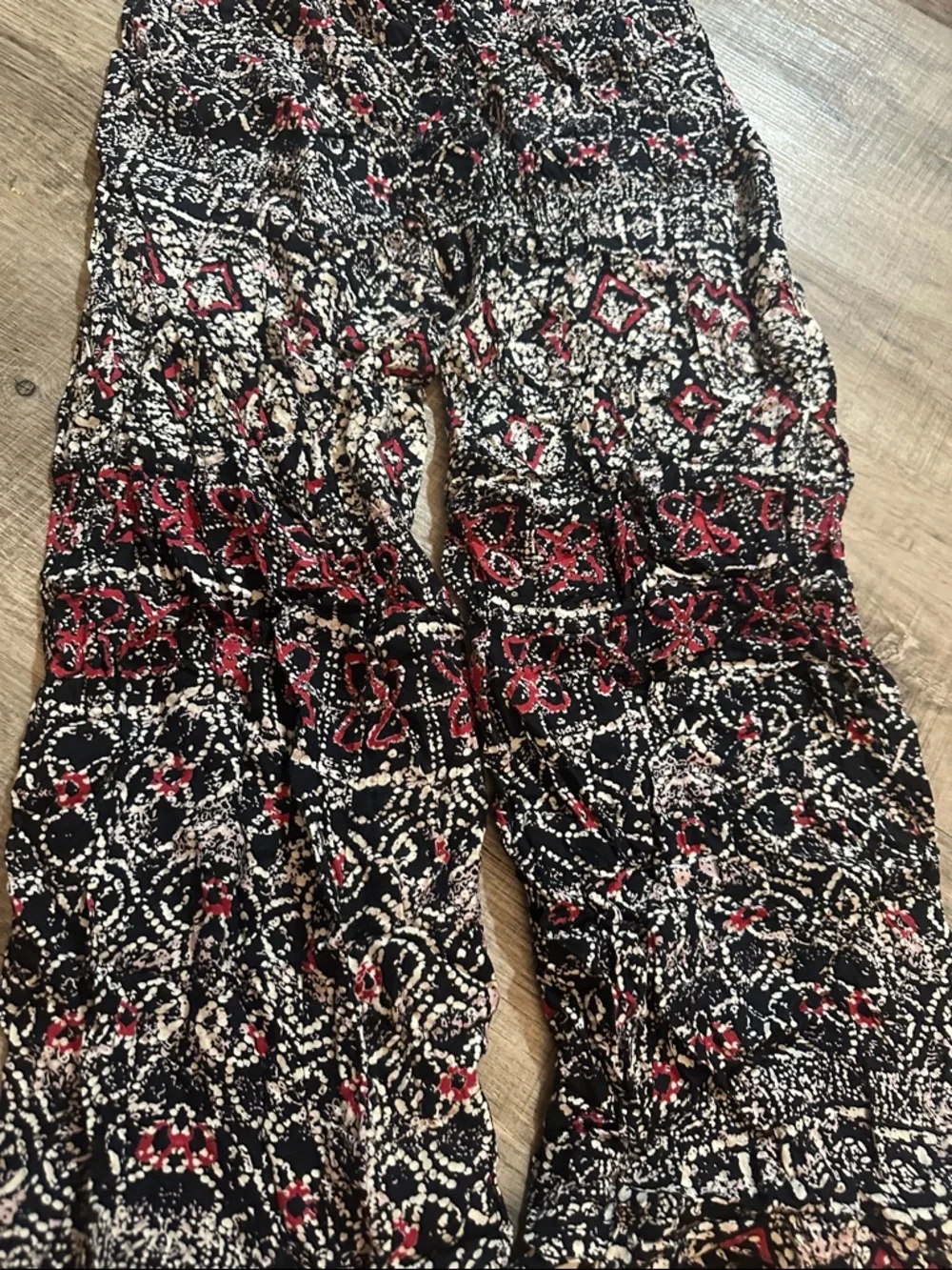 Angie Black Floral Print Top with Cream and Red Accents - Picture 4 of 7